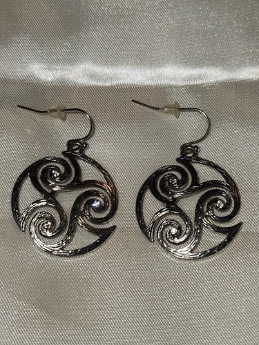 Pier 1 Celtic Swirl Dangle Drop Earrings Silvertone - Picture 2 of 6