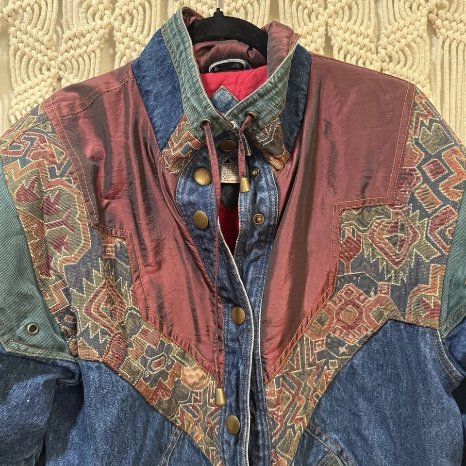 Chaqueta de mezclilla Two Twenty Western vintage para mujer abrigo de jean de patrón azteca mediano Foto 2 de 4