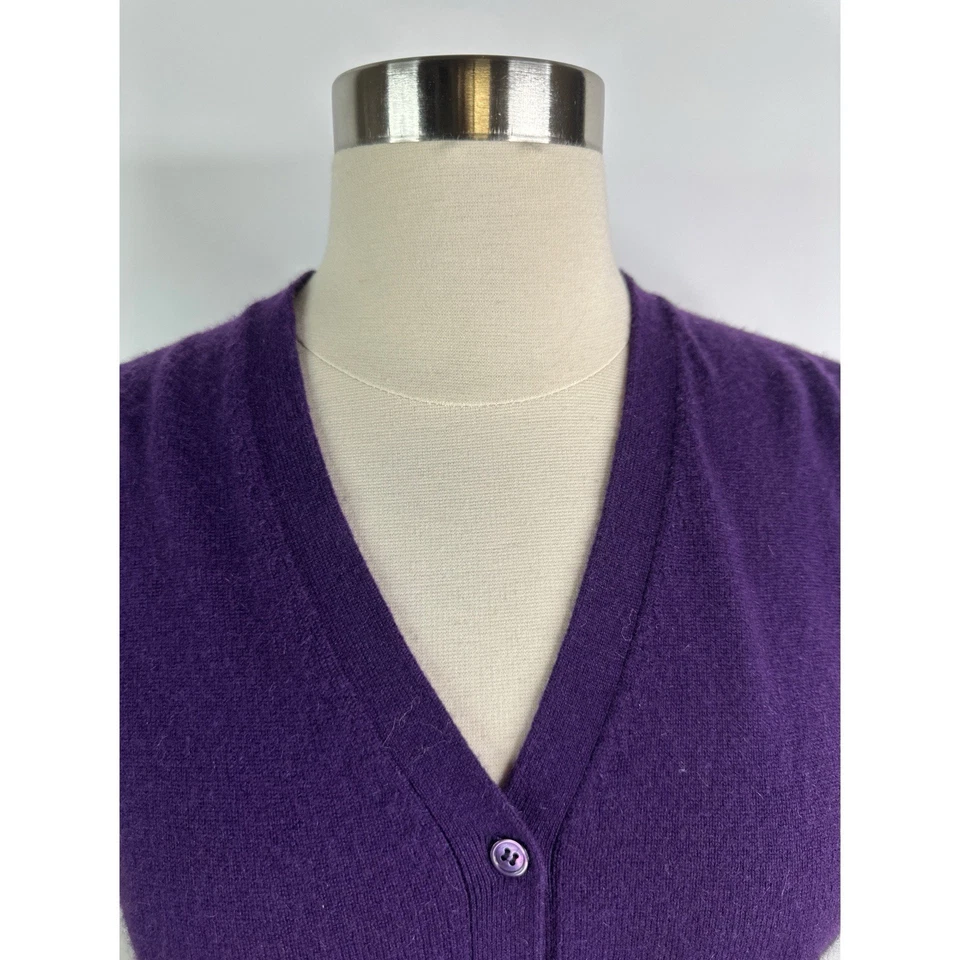 Suéter para mujer Saks Fifth Avenue 100 % cachemir manga corta con botones L” Foto 2 de 4