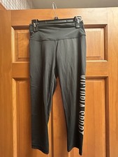 Victoria’s Secret Victoria Sport  Black Leggings Size Small Capri