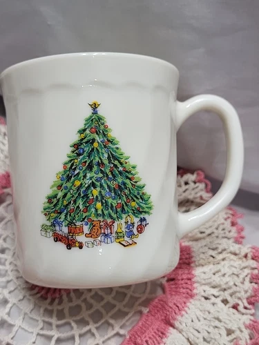 French Tea Vintage Salem Porcelle Coffee Cup Christmas Mug Tree  wreath 1980 #37