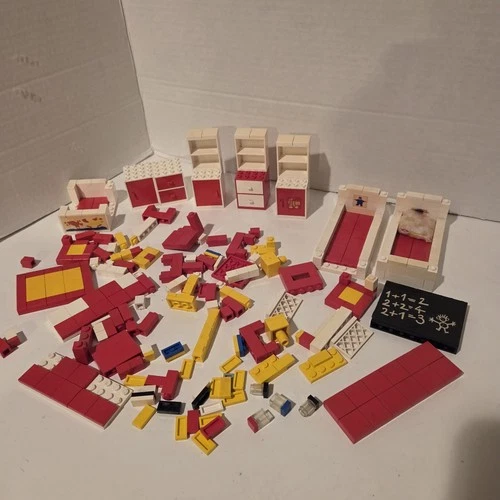 Lot of Vintage 1979 LEGO #269 Kitchen Homemaker Set & School Blackboard