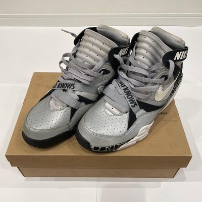 nike air max exosense sneakers in silver and cream
