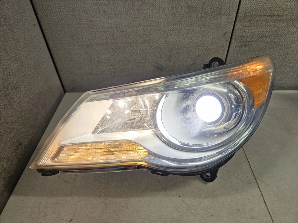 Conjunto de lámpara de luz de cabeza HID para conductor izquierdo Volkswagen Routan 2009-2014 probado por fabricante de equipos originales Foto 2 de 4