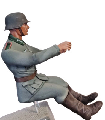 Deutscher Landser Soldat Fahrer Stahlhelm M35 WW2  1:16 Resin