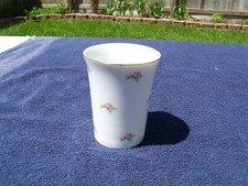 Ancien verre rose blanc bordé d'or