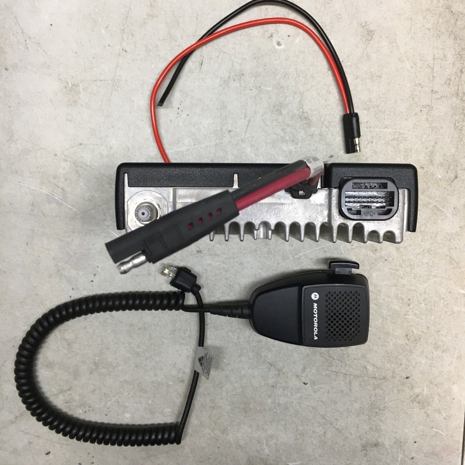 Motorola CM300D AAM01JQH9JC1AN VHF 136-174 MHz 99 Ch 45 Watt mobile ...