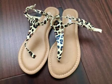 SoleMates Woman’s size 6 1/2 Sandals animal print leopard