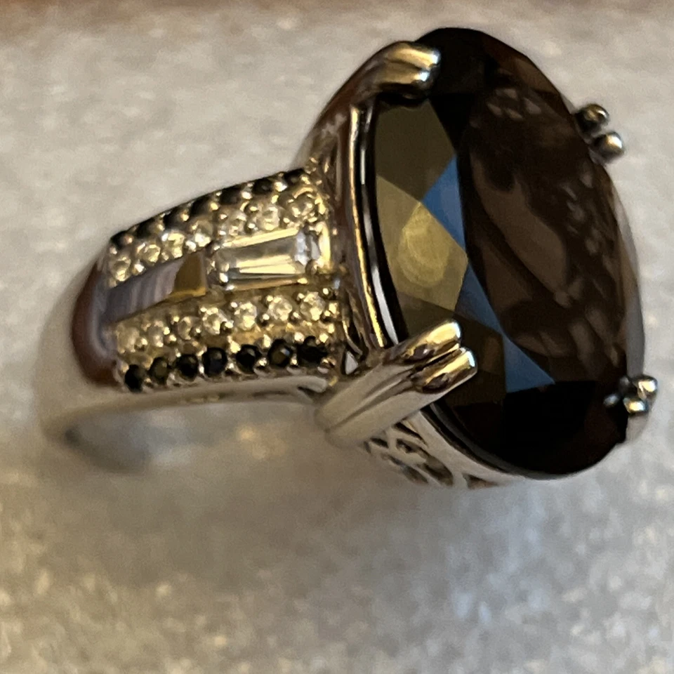 Anillo Brasileño Cuarzo Ahumado, Espinela Negra Tailandesa, Circón Blanco 8 Platino sobre Plata Foto 3 de 4