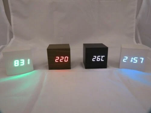 Orologi da tavolo, mensola e viaggio in legno