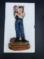 Vanmark MINIATURE MEDIC ~ Medics of Valor Figurine ~EM93018 NEW NIB