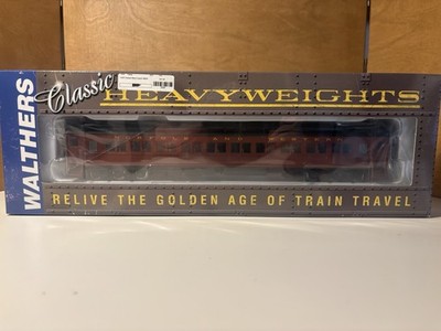 Walthers HO 932-10118 N&W Norfolk and Western Heavyweight Paired Window Coach