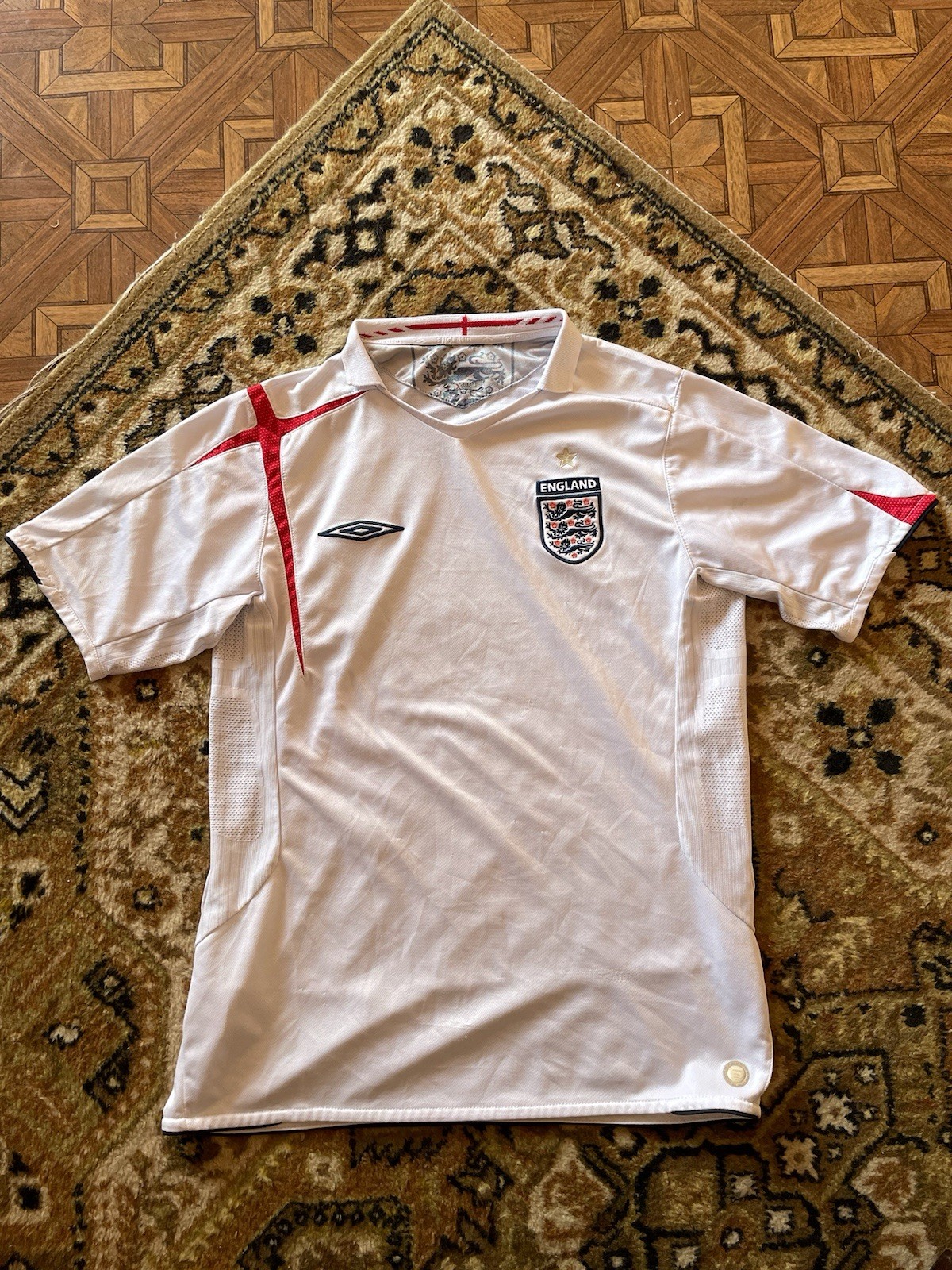 Umbro England Jersey Mens Medium White Shirt Crest Gold Star Soccer Vintage