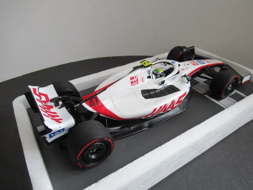 Modellautos Formel 1 1:18 Minichamps Haas F1 Team  117220147 - Bild 3 von 3