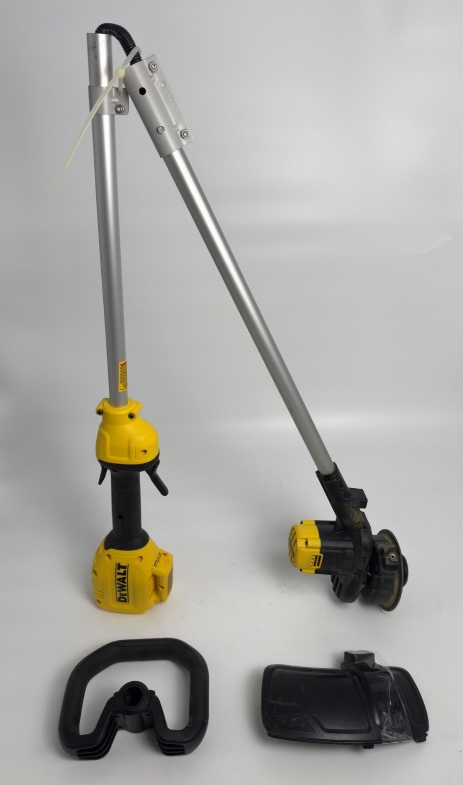 [USED] (DCK0215M1) DeWALT 20V Cordless Lithium-Ion String Trimmer & Blower