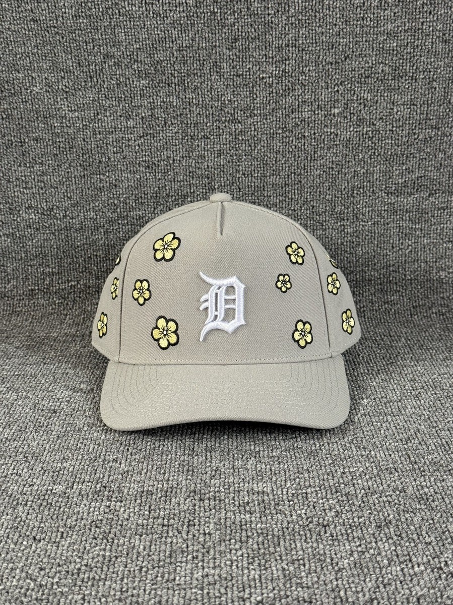 Mitchell & Ness Detroit Tigers Floral Snapback Curved Brim Gray Hat