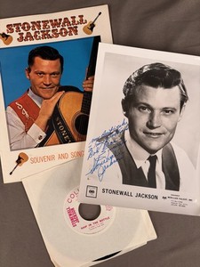 ••Stonewall Jackson Autographed Photo/Souvenir Songbook/45 Record •Country Music