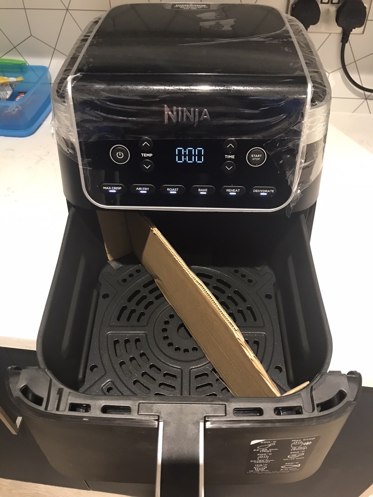 Ninja Air Fryer MAX PRO [AF180UK] Max Crisp, Bake, Roast, Reheat, 6.2L