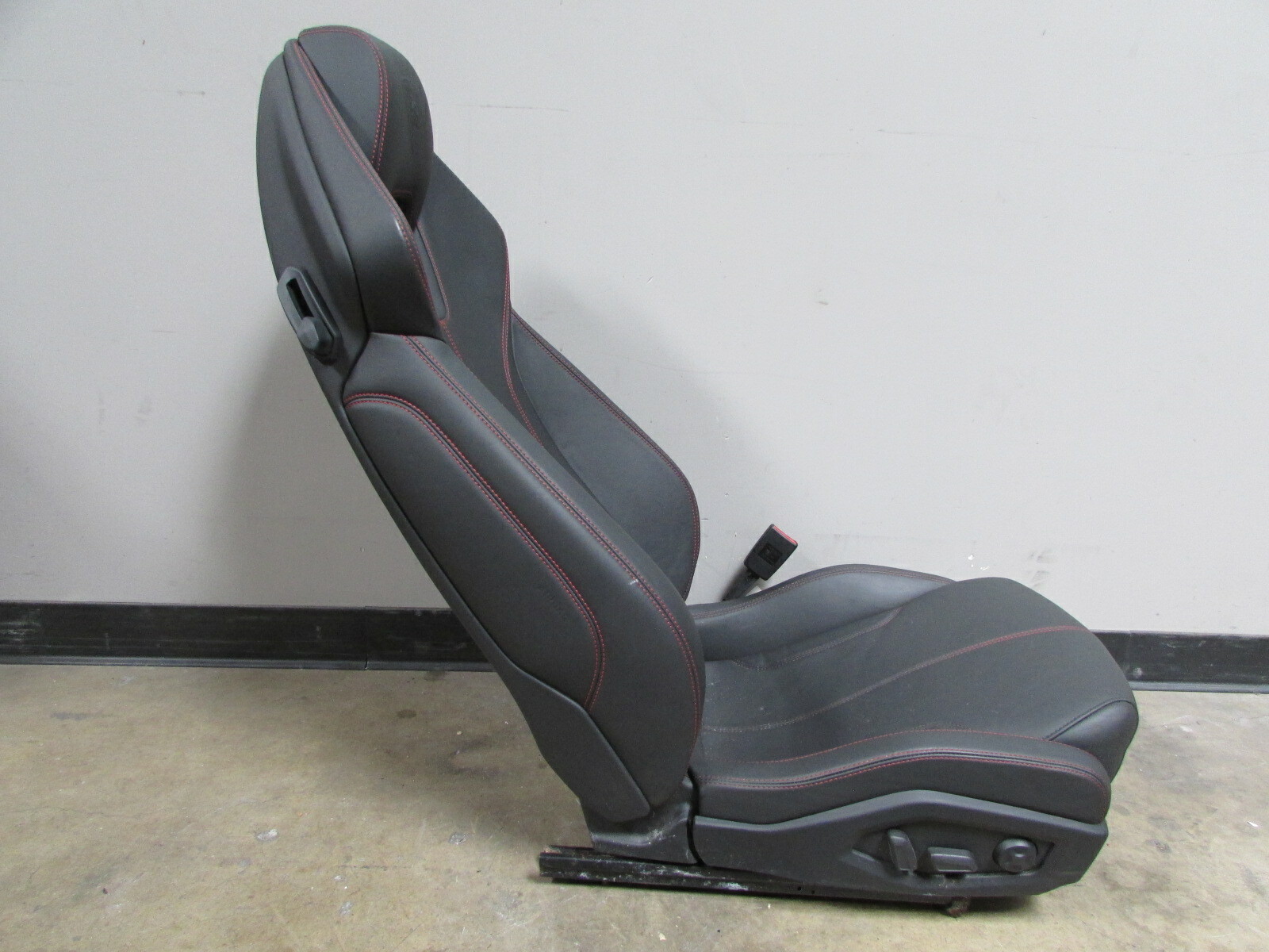 Lamborghini Huracan, RH Right Front Seat, Black/Red Stitch, Used, P/N 4T0881022A