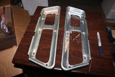 Nos Ford 1971 72 Galaxie Ltd Marker Lt Housing Retainer Pair L R D1az