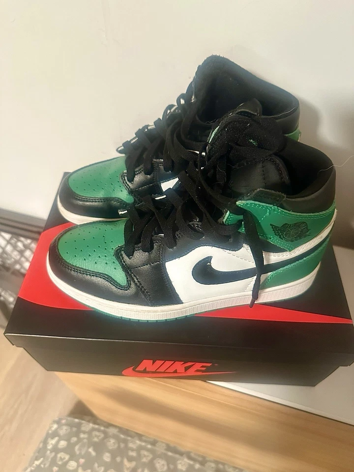 Nuevo con caja niños 5,5 verde pino Nike Jordan Ones top alto Foto 2 de 4