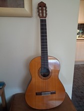 Yamaha C40 Classical Acoustic Guitar 2 Strings Missing