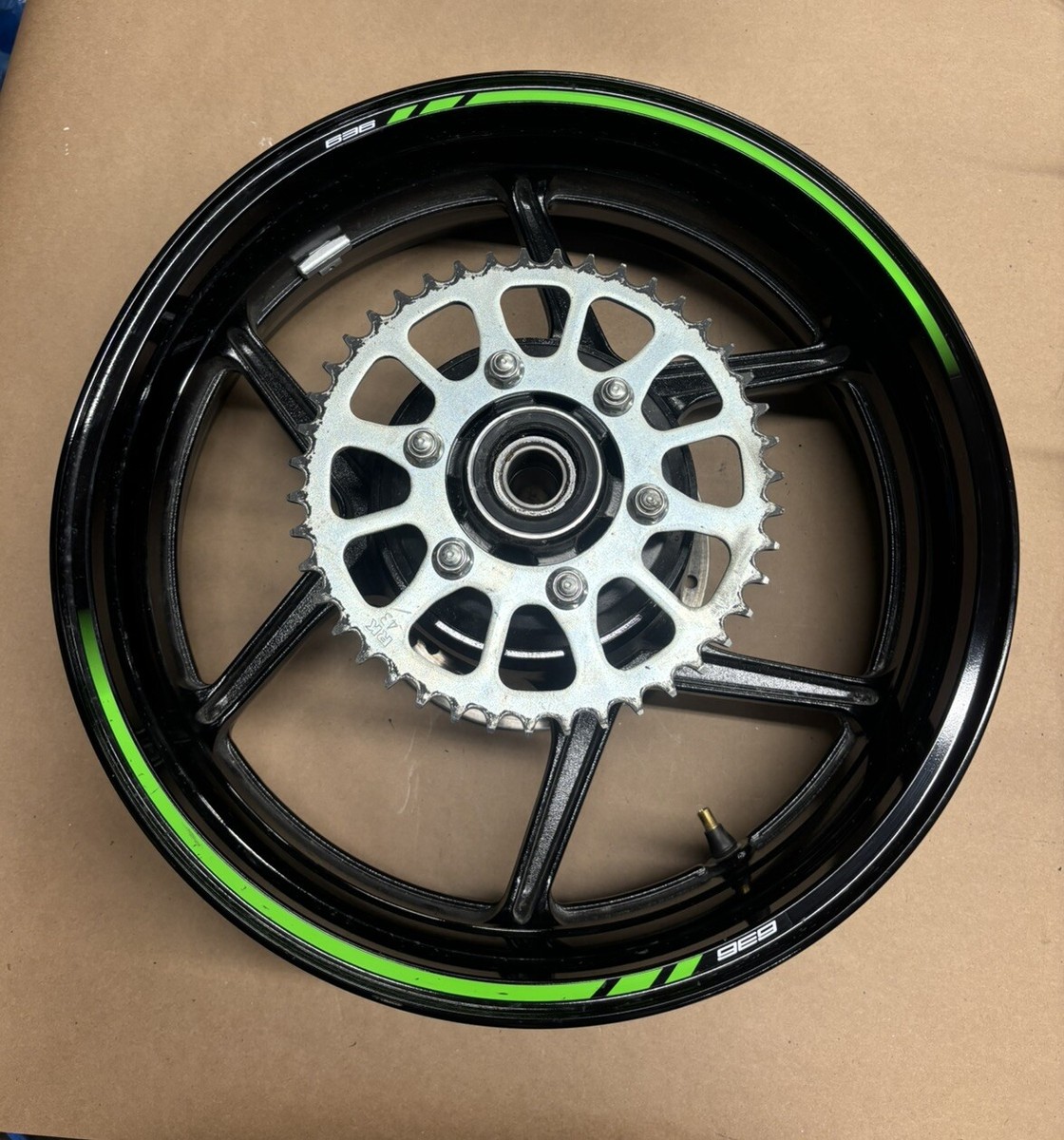 19-24 Kawasaki Ninja Zx6r 636 Rear Wheel Back Rim OEM 2024 19-24 Kawasaki Ninja Zx6r 636 Rear Wheel Back Rim OEM 2024