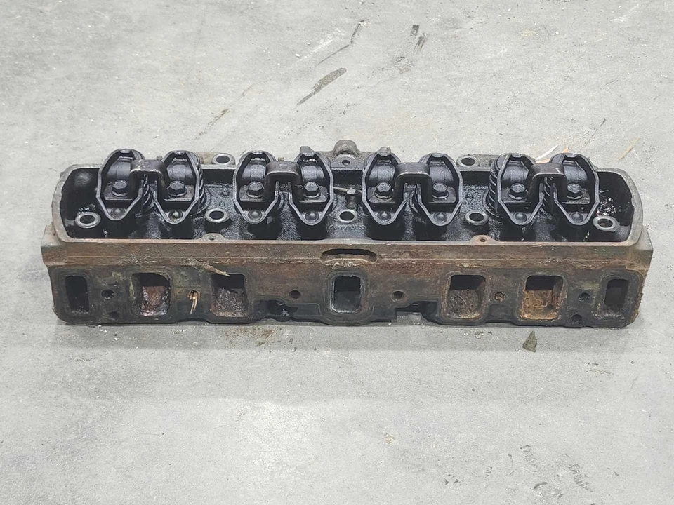 Conjunto de culata GM 350 5,7 L Sevilla Cutlass Eldorado Rivierra OEM Foto 4 de 4