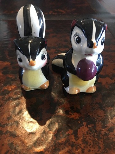 vintage skunk salt and pepper shakers anthropomorphic pair