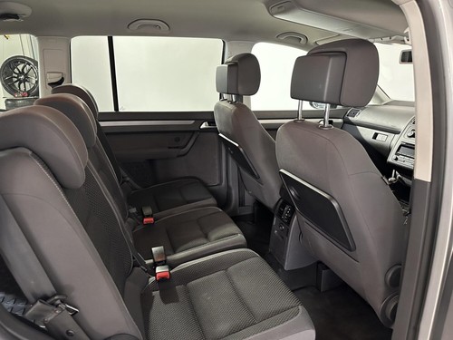2015 Volkswagen Touran 2.0 TDI SE MPV 5dr Diesel Manual Euro 5 (140 ps) MPV Dies - Picture 9 of 24