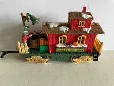 New Bright Holiday Express 380-384 series train Animated