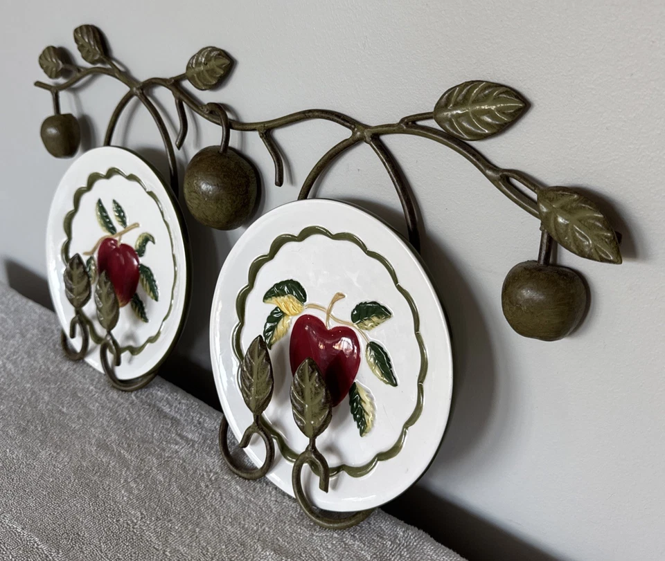 Estante de exhibición de 2 placas de hierro forjado Apple con placas horizontales colgantes raro MWW Foto 2 de 4