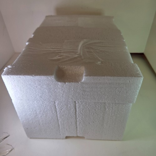 Angelo che tiene una croce urna per ceneri umane resina colata a freddo 6" x 4 3/4" x 9 1/2" - Foto 20 di 20