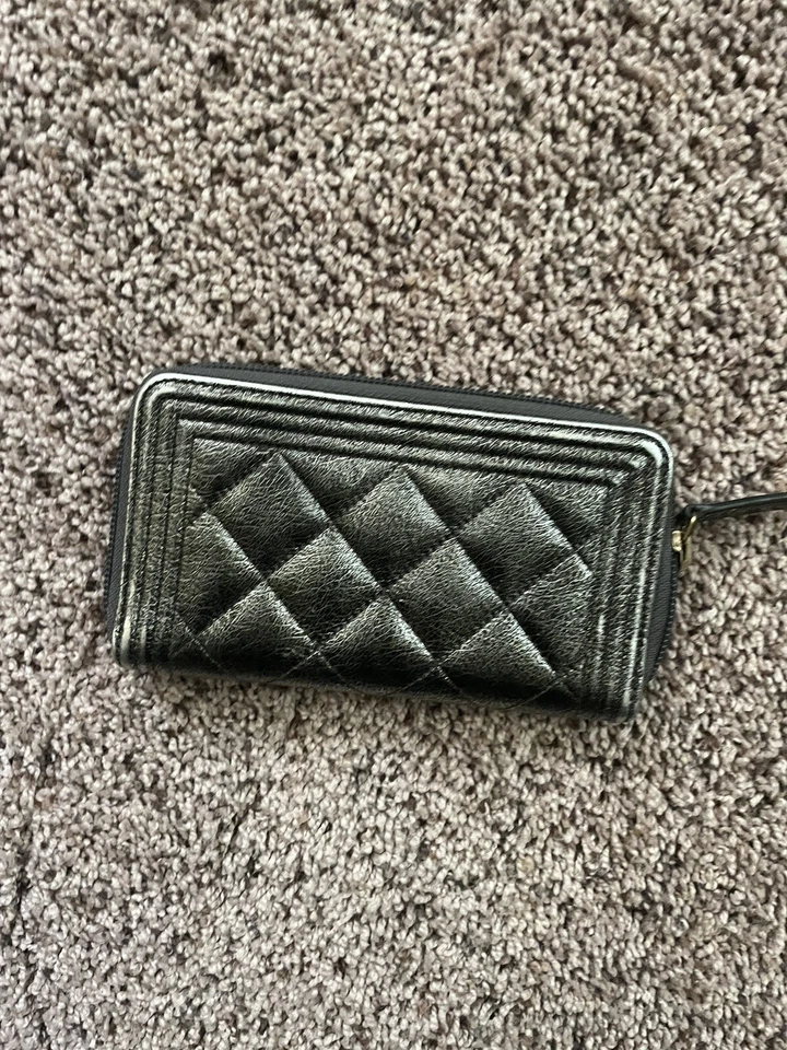 Chanel Boy Zippy Wallet Authentic GUC Silver Pewter Gray Zipper Lambskin - Image 3 of 4