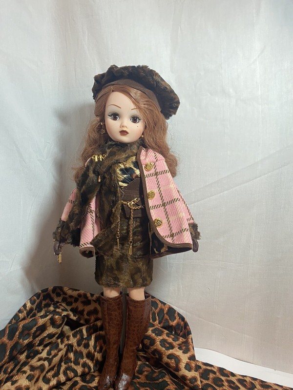 Madame Alexander 21" Cissy Coral & Leopard Travel Ensemble  1996 Legends #1545