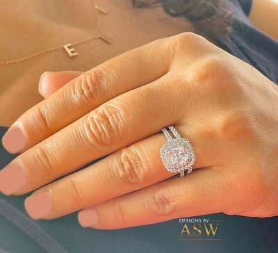 14K WHITE GOLD CUSHION AND ROUND CUT DIAMONDS ENGAGEMENT RING AND