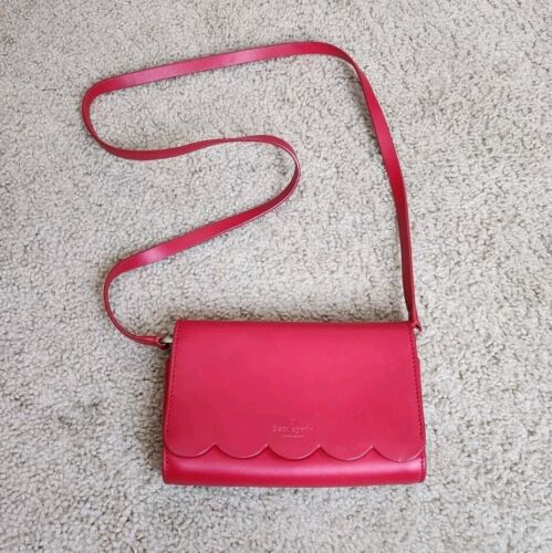 Kate Spade Purse Addison Magnolia Street Crossbody Clutch Scalloped Red Bag - Picture 1 of 7