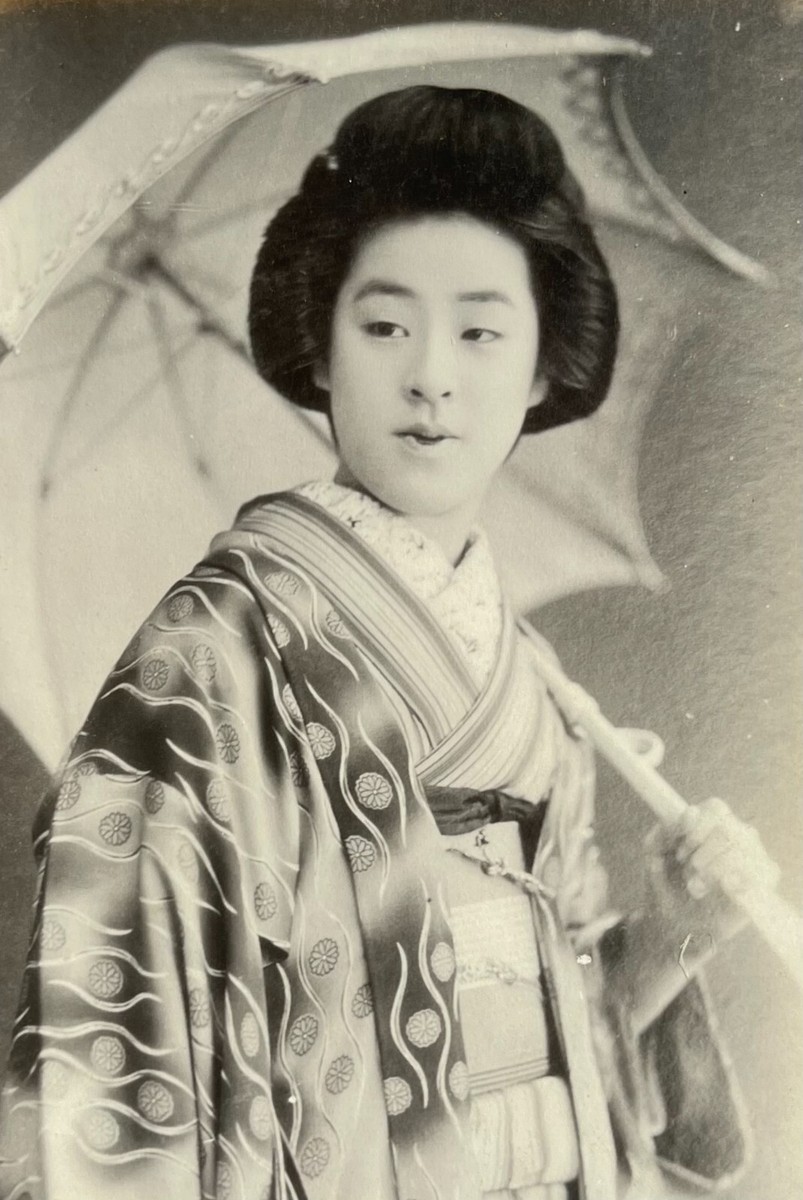 Geisha of Tokio アンティーク写真集　希少本　藝者　東京百美人 東京百美人 Geisha of Tokyo(小川一真) / 古本、中古本、古書籍