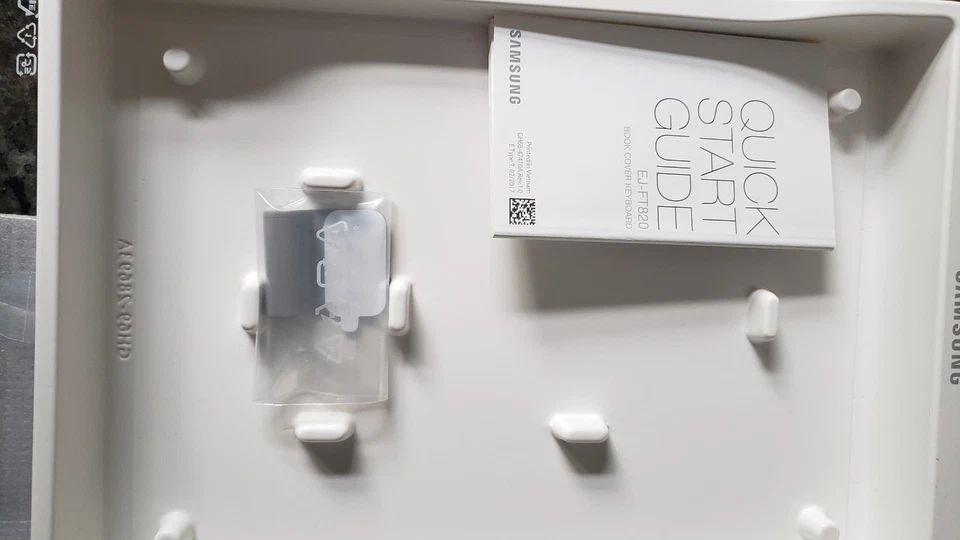 Genuine Samsung Galaxy Tab S3 Book Cover Keyboard Cover Case, S-Pen Holder Grey - Image 4 of 4