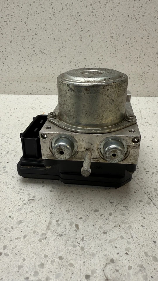 2011-2012 Nissan Leaf ABS Pump Anti-lock Brake Actuator 47660 3NA0A OEM B377-9 - Image 3 of 4