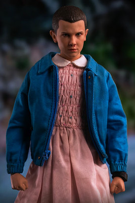 STRANGER THINGS - ELEVEN SIXTH SCALE FIGURE BY THREEZERO