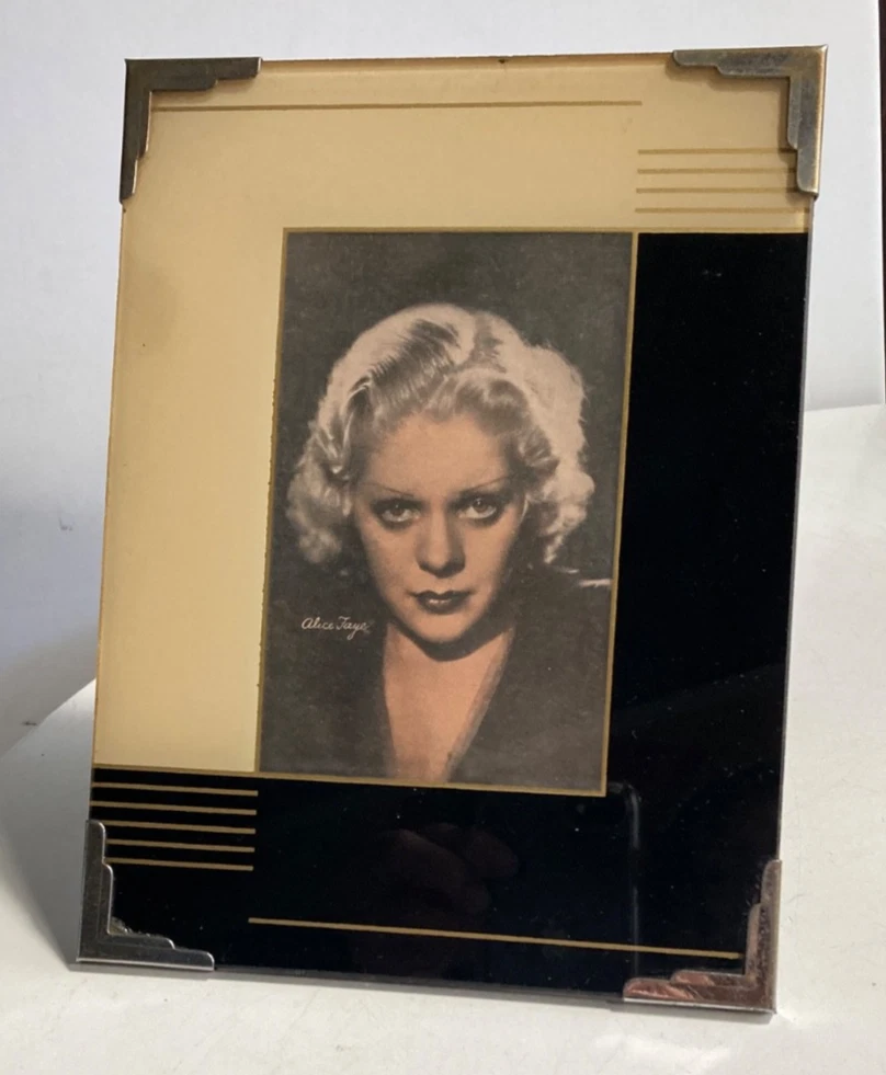 ビンテージ 女性の肖像画 ゴールドフレーム Gold Antique Collectible 1920-1949 Time Period Manufactured Frames