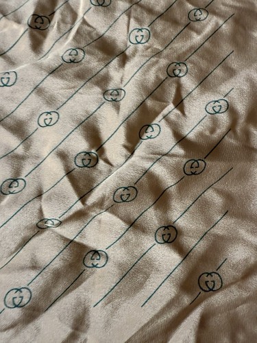Vintage Gucci 100% Silk Tan Green And Red - Picture 5 of 7
