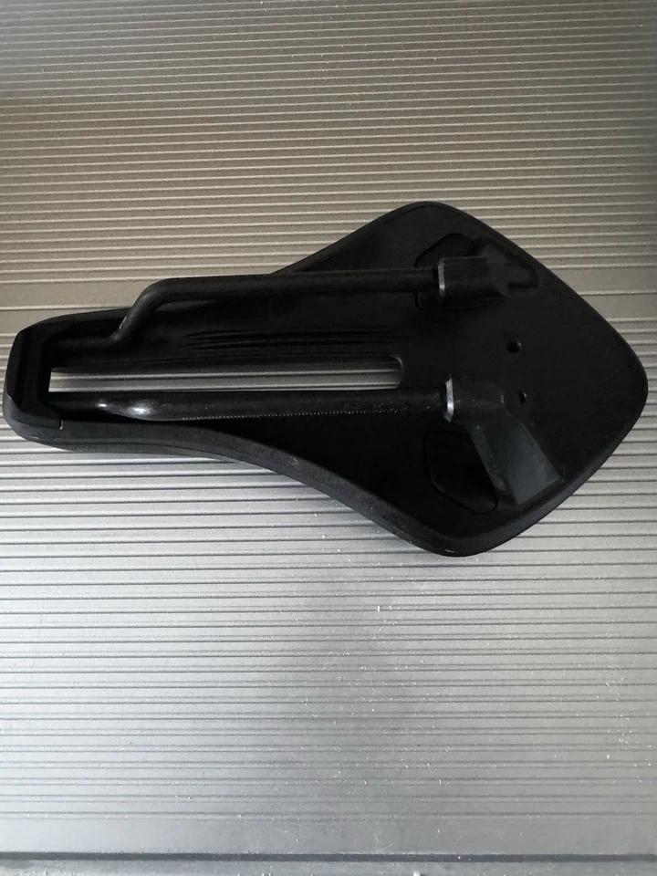 Sillín Fizik Transiro Aeris Larga Distancia R3 - Kium, 135 mm, Negro Foto 3 de 4