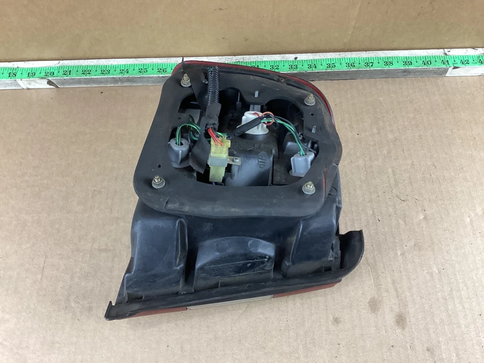 Luz trasera derecha del lado del pasajero Hyundai Elantra 1992-1993 OEM Foto 4 de 4