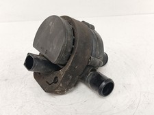 Pompe à eau Mercedes 320