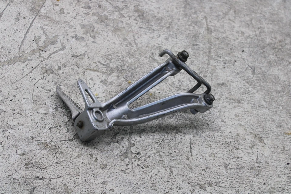 01 02 Clavija de pasajero izquierda Suzuki GSXR1000 GSXR 1000 OEM 43700-35F00 L17 Foto 4 de 4