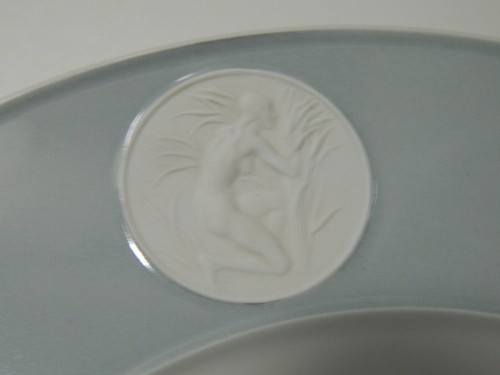 KPM Berlin ARKADIA Medaillon BROTTELLER Deutschland Farbig Pastellblau D 27cm - Picture 2 of 5