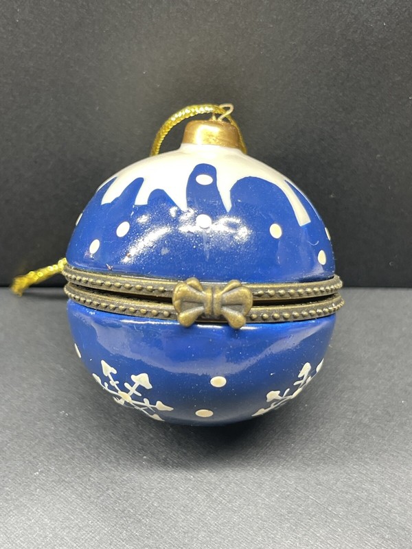 NEW Christmas Tree Porcelain Surprise Ornament Hinged Trinket Box Ball Painted