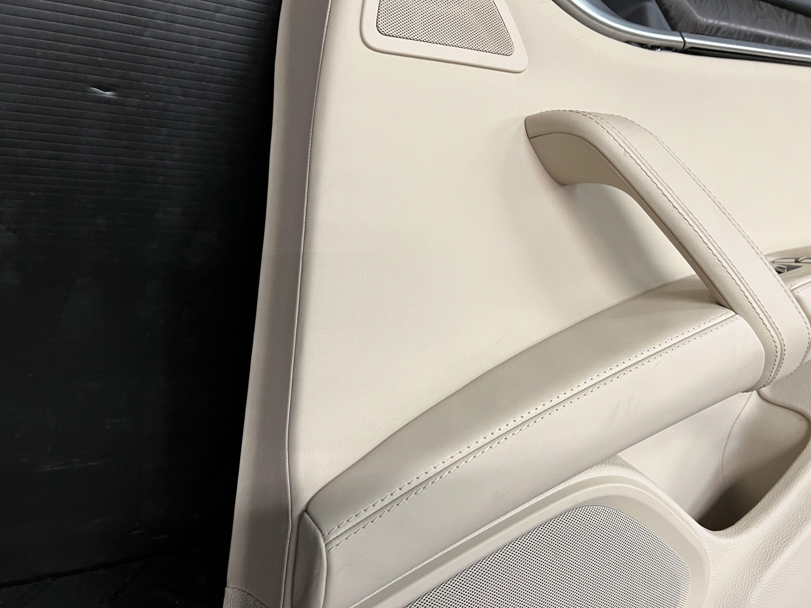 14-17 MASERATI GHIBLI REAR PASSENGER INTERIOR DOOR TRIM PANEL TAN / BLACK WOOD